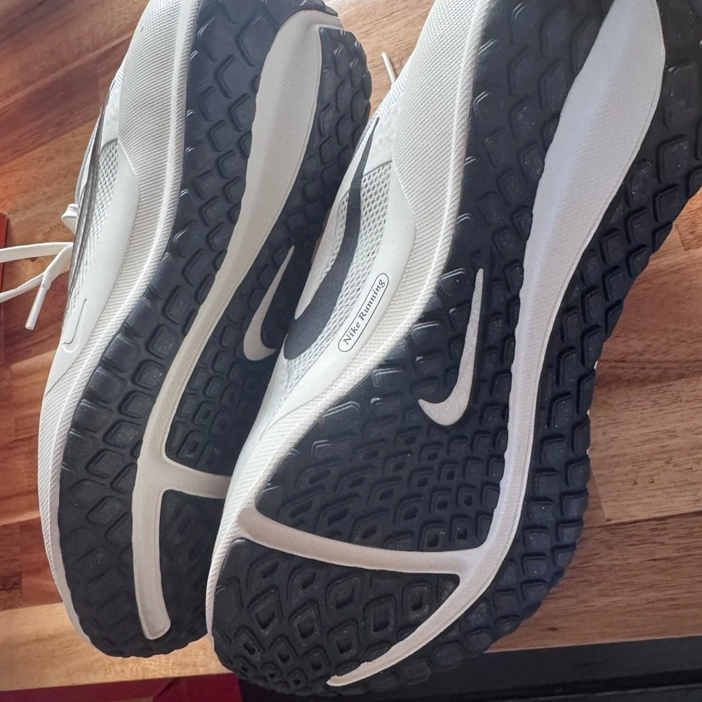 Nike Women downshifter 13 Athletic Shoes size 7.5 NIB - Picture 8 of 10
